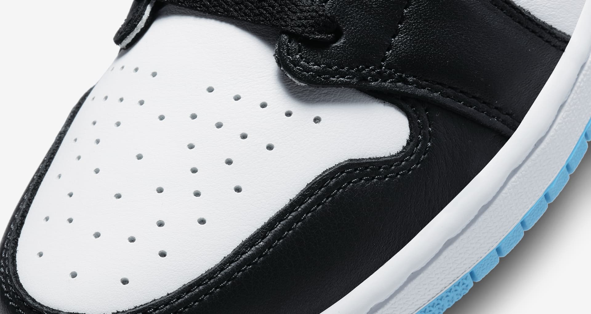 ãNIKEå¬å¼ãã¬ãã£ã¼ã¹ ã¨ã¢ ã¸ã§ã¼ãã³ 1 LOW 'Black and Dark Powder Blue' (CZ0775-104 / W AJ 1 LOW OG). Nike 
